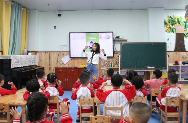 专业化活动生活化共育常态化系统培育幼儿的核心素养